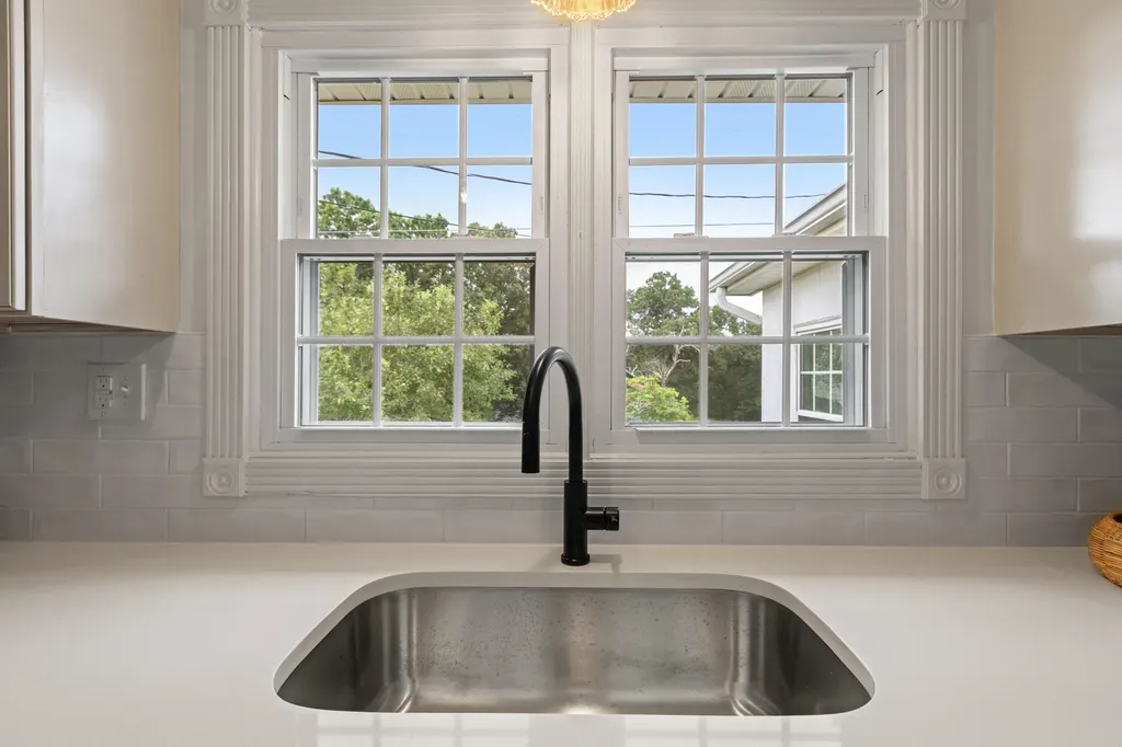 40 Edwards Road Irvine KY 40336
