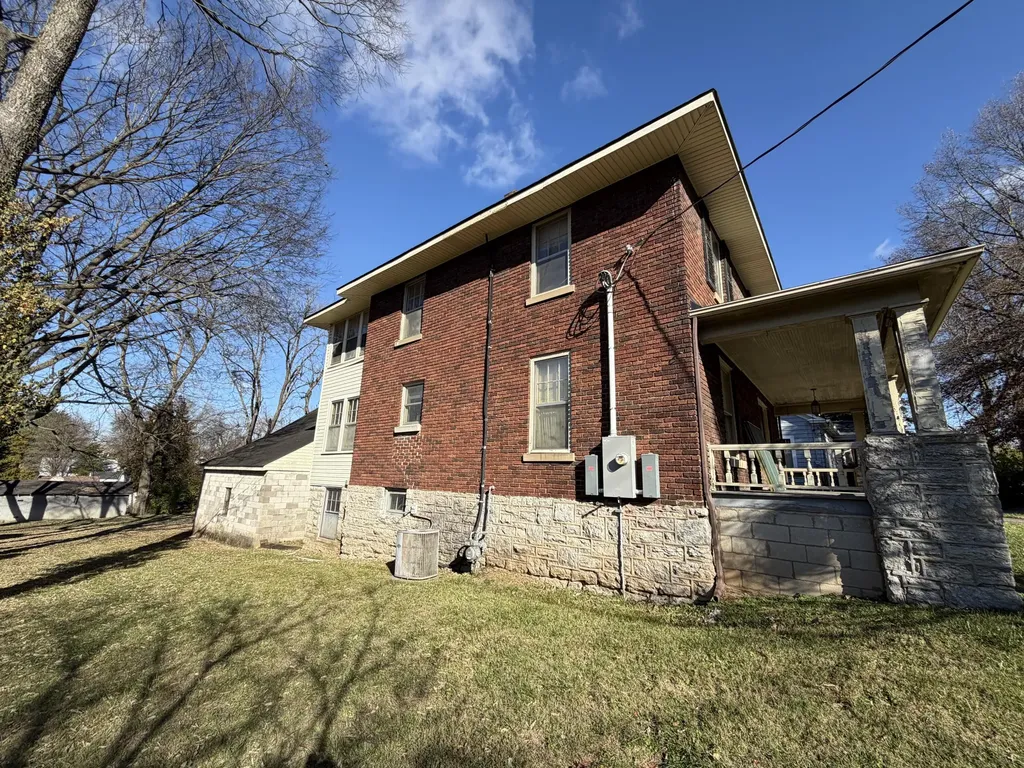 1613 Versailles Road Lexington KY 40504