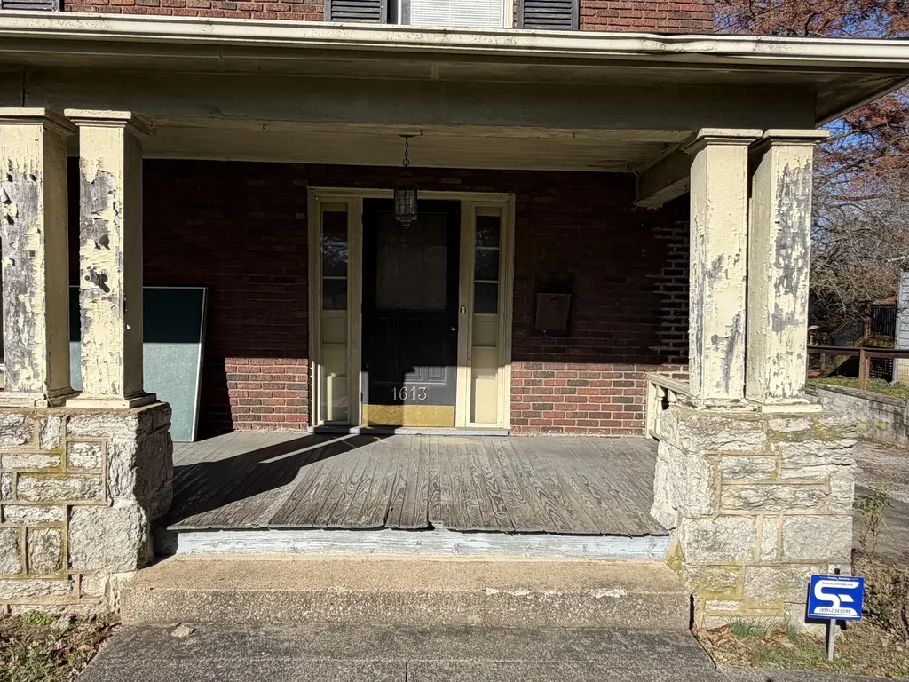 1613 Versailles Road Lexington KY 40504