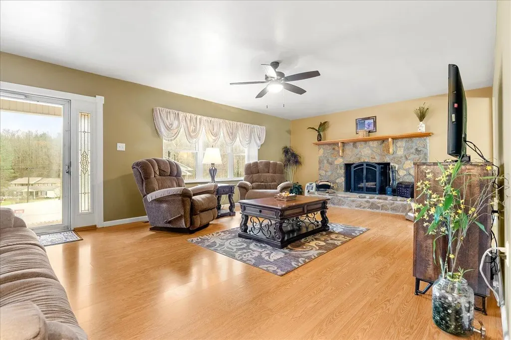 5318 Ky-1304 Hinkle KY 40953