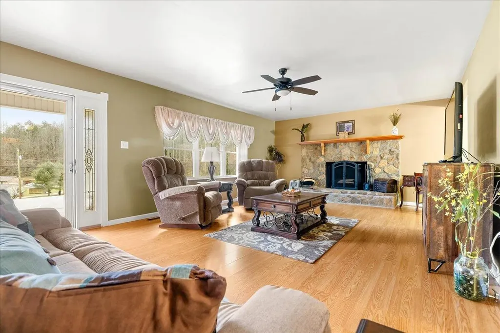 5318 Ky-1304 Hinkle KY 40953