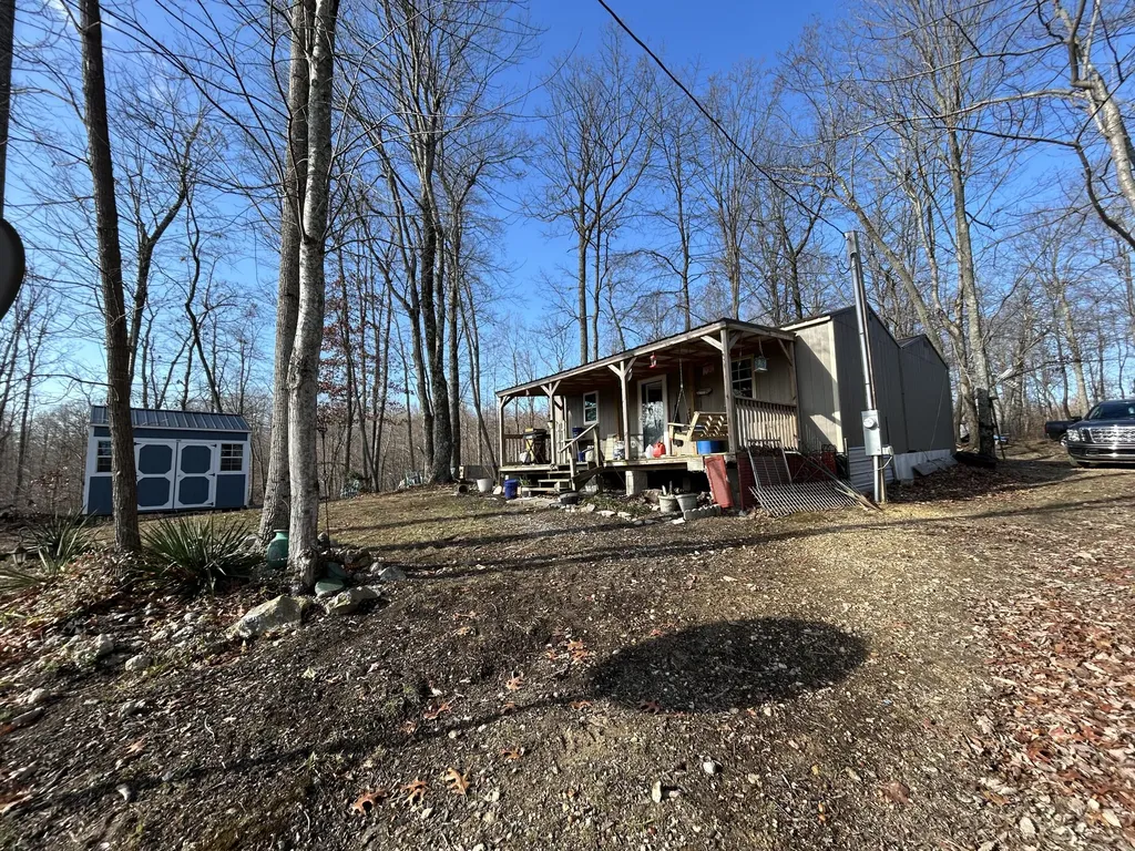 7205 White Oak Road Junction City KY 40440