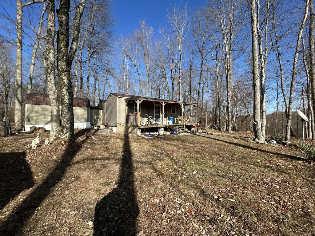 7205 White Oak Road Junction City KY 40440