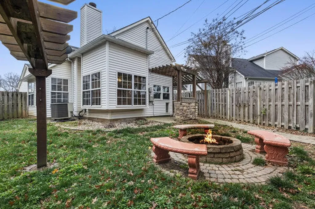 3905 Kilgary Circle Lexington KY 40515