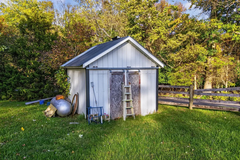 445 Ashley Camp Road Harrodsburg KY 40330