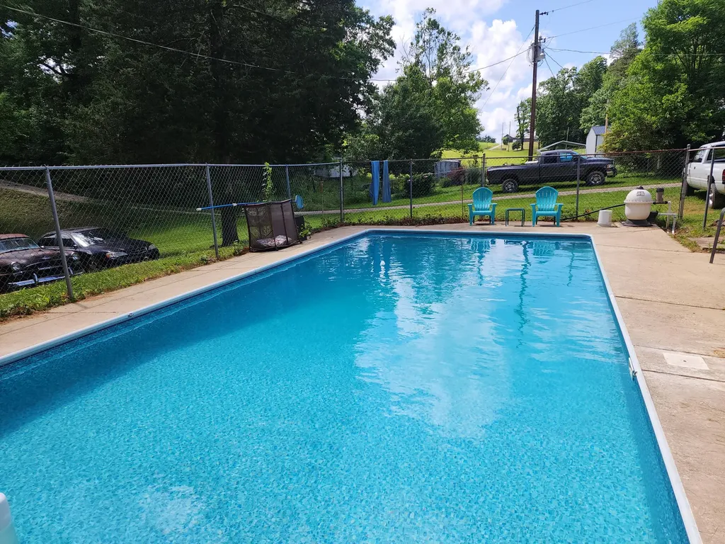 714 S Tree Tower Road Sand Gap KY 40481