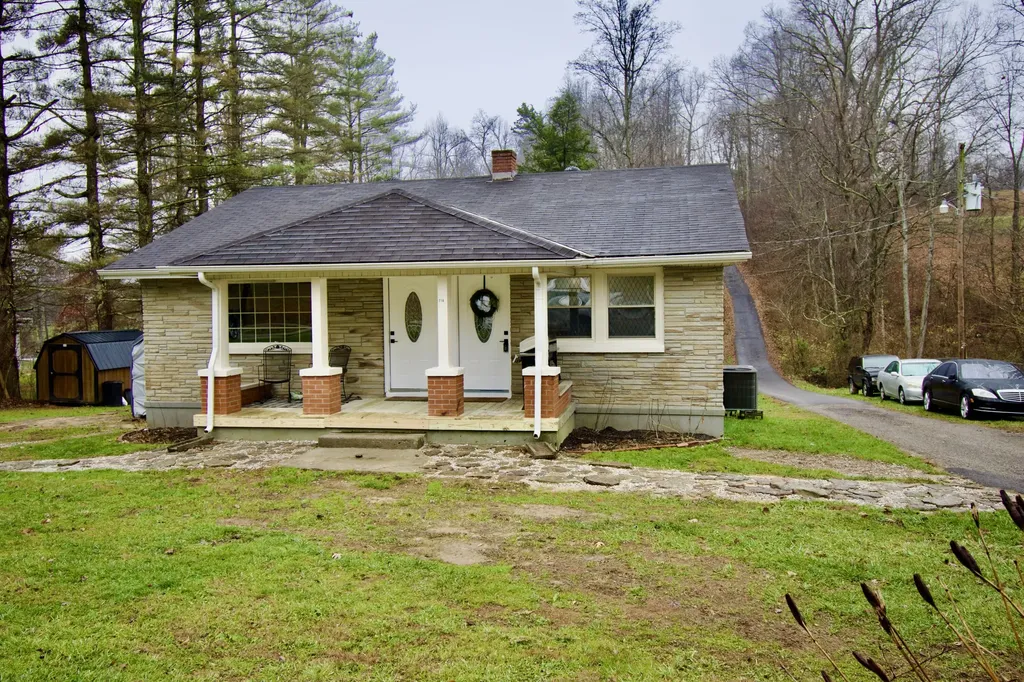 714 S Tree Tower Road Sand Gap KY 40481
