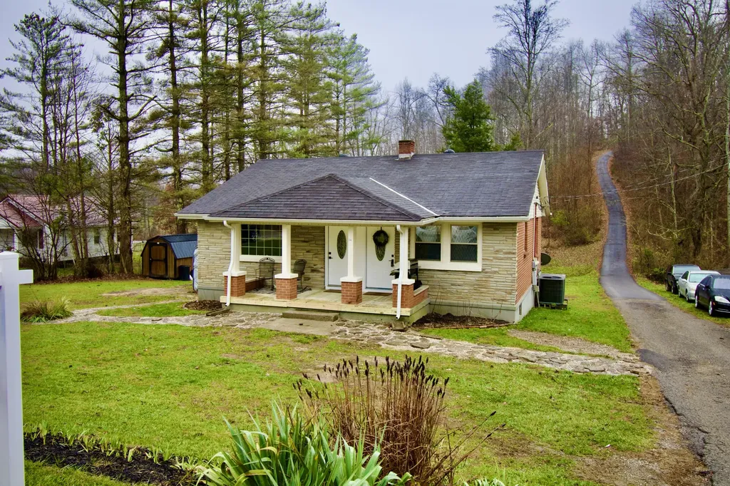 714 S Tree Tower Road Sand Gap KY 40481