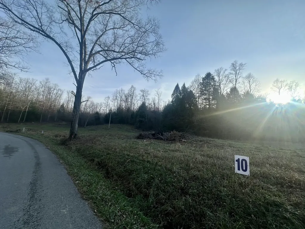 Lot 10 Hensley Road East Bernstadt KY 40729