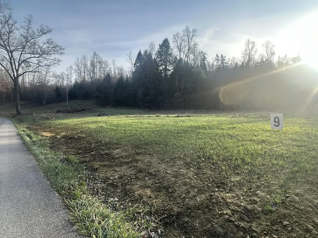 Lot 9 Hensley Road East Bernstadt KY 40729