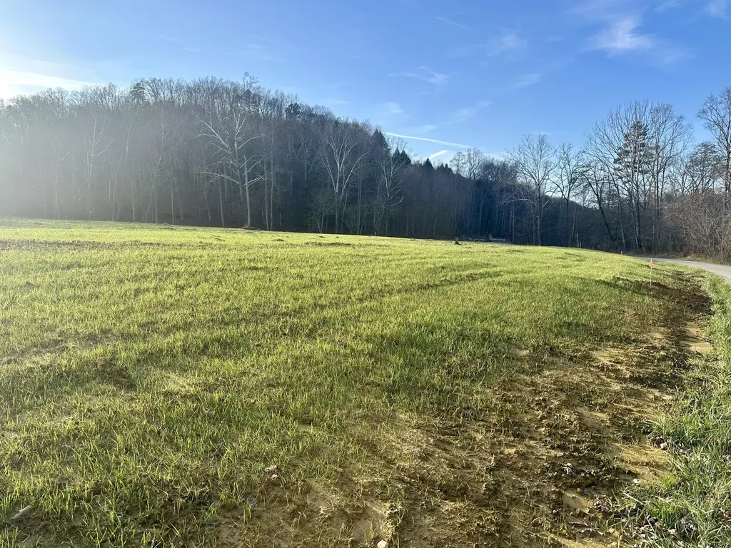 Lot 8 Hensley Road East Bernstadt KY 40729