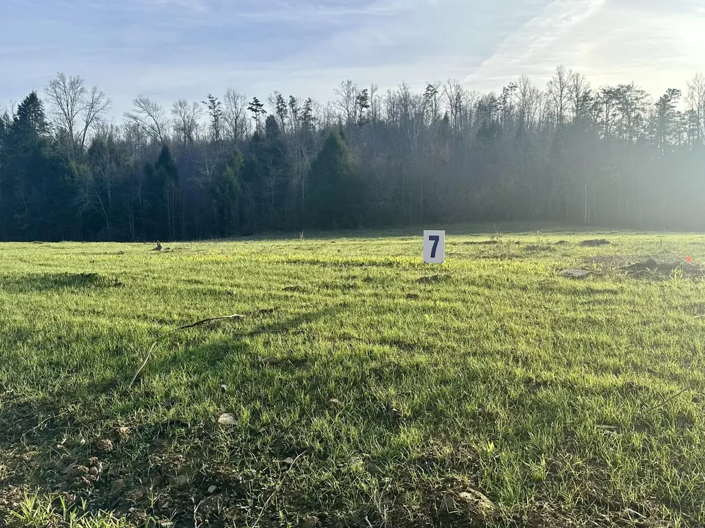Lot 7 Hensley Road East Bernstadt KY 40729