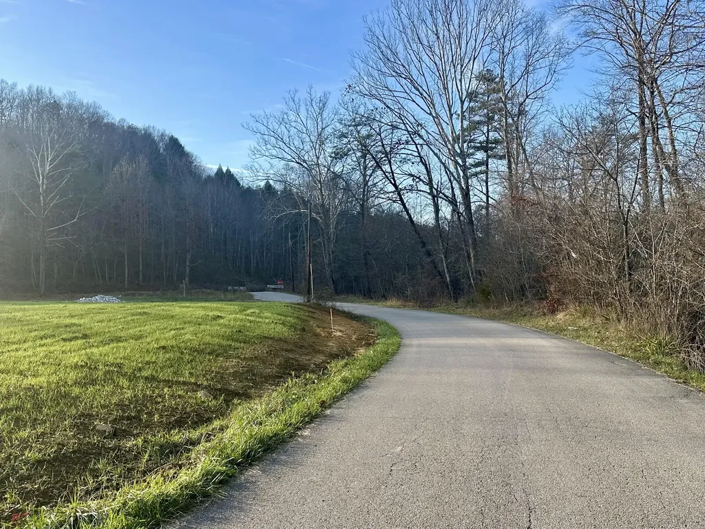 Lot 7 Hensley Road East Bernstadt KY 40729