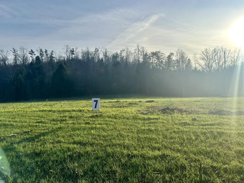 Lot 7 Hensley Road East Bernstadt KY 40729