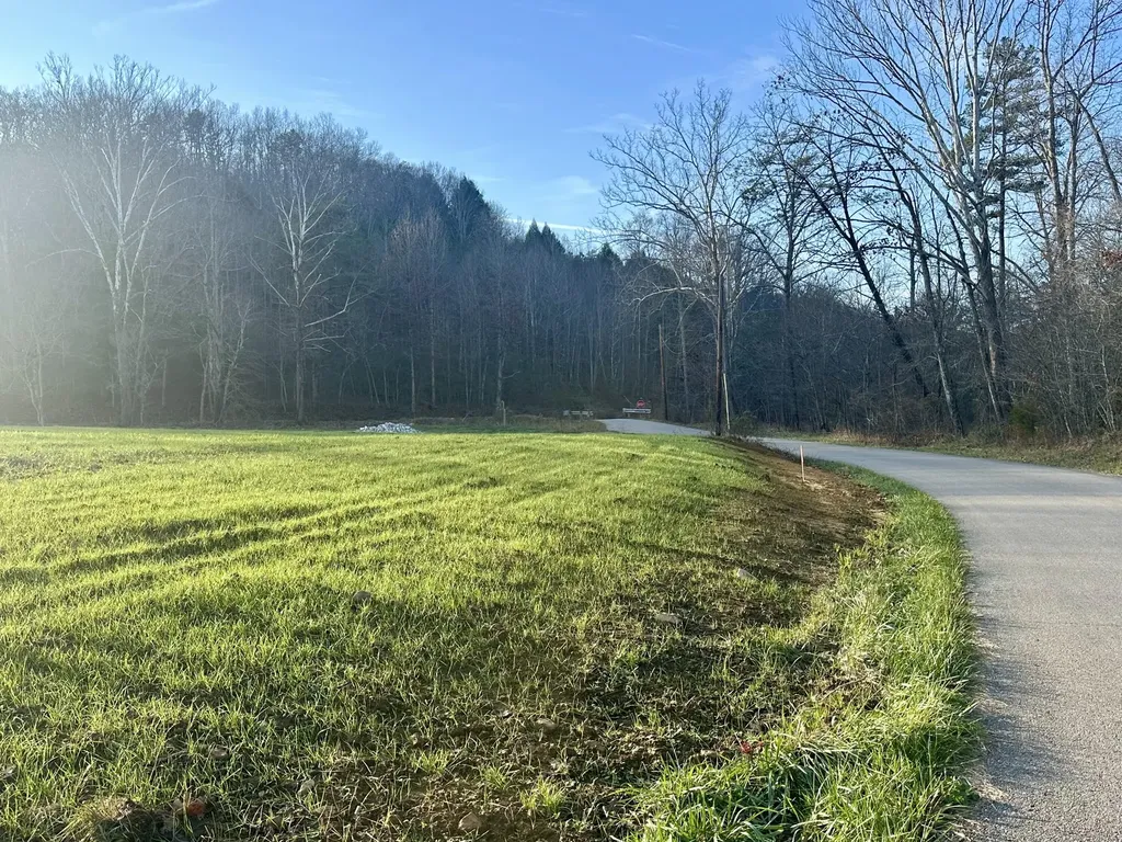 Lot 7 Hensley Road East Bernstadt KY 40729