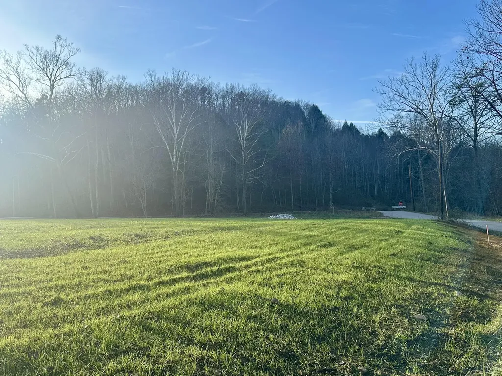 Lot 7 Hensley Road East Bernstadt KY 40729