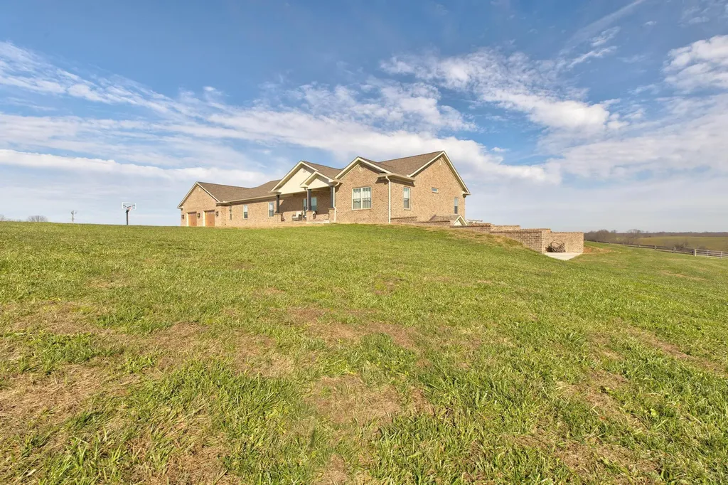 351 Benton Road Mt Sterling KY 40353