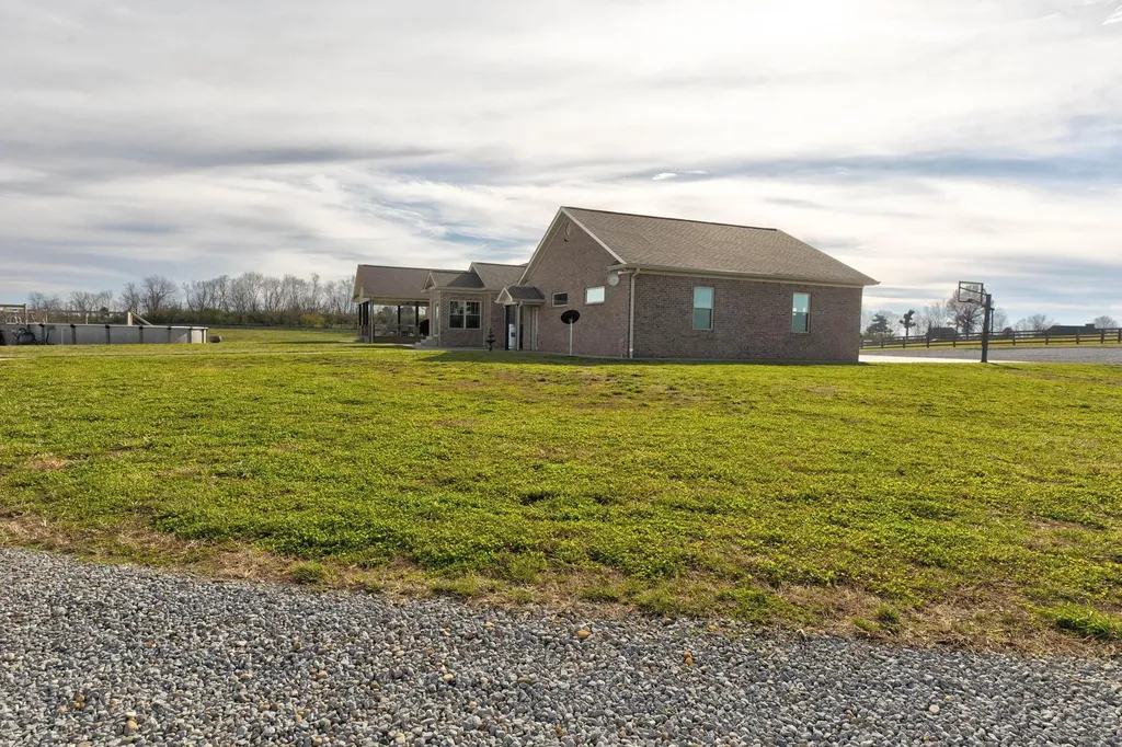 351 Benton Road Mt Sterling KY 40353