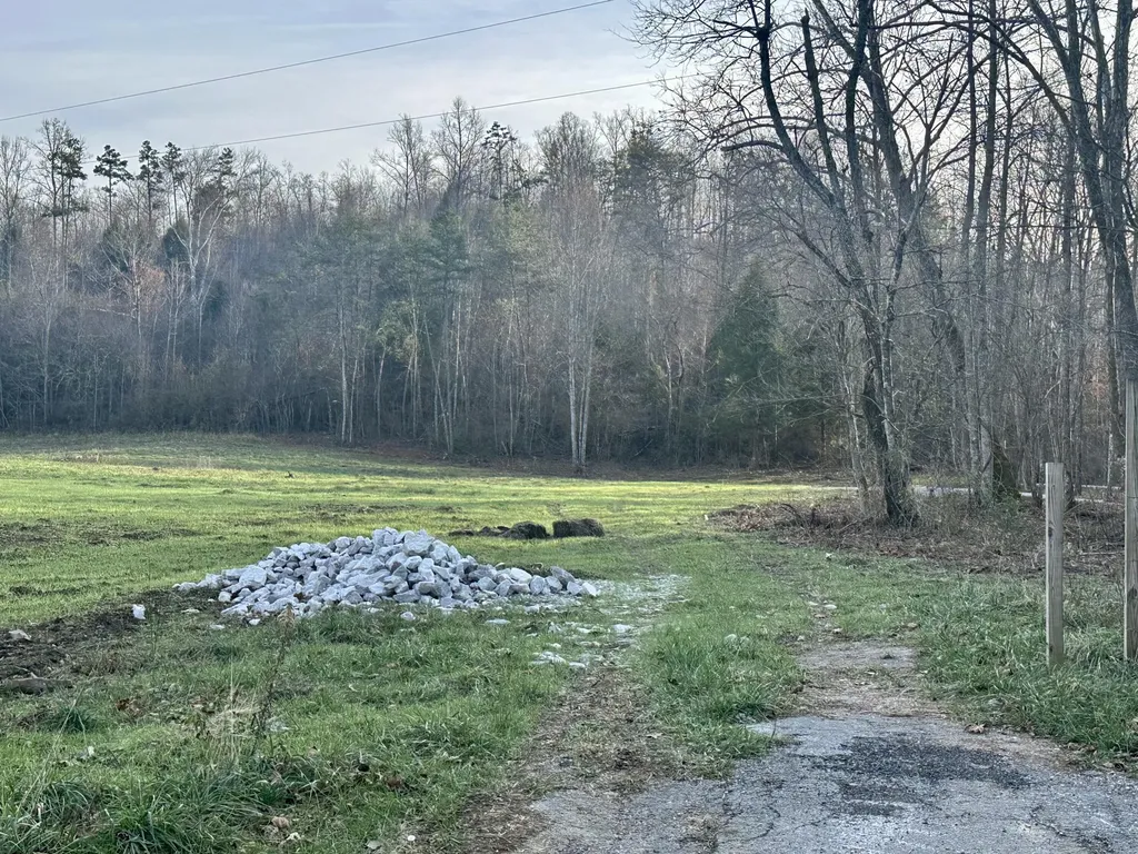 Lot 6 Hensley Road East Bernstadt KY 40729
