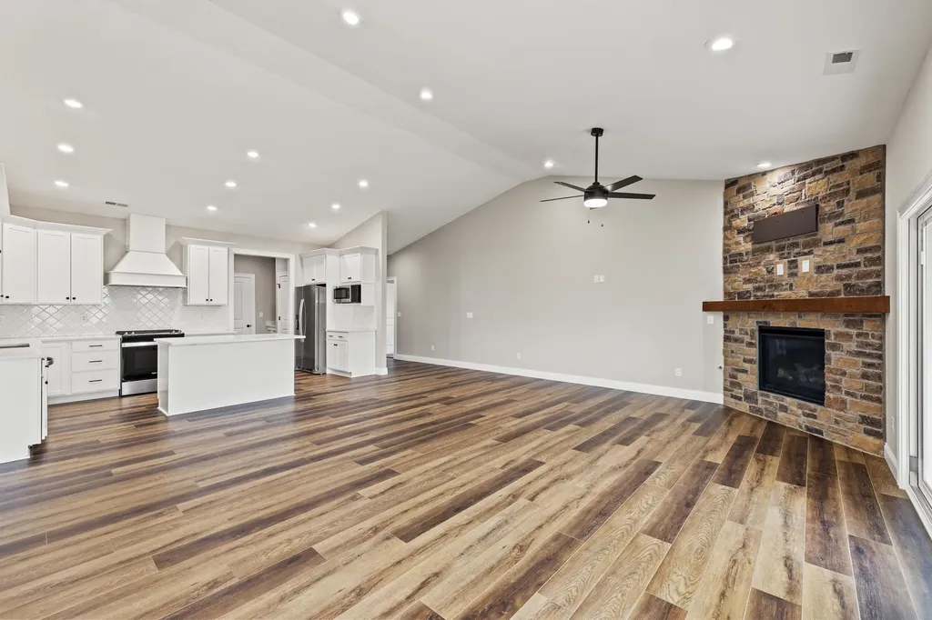 121 Farmers Bluff Nicholasville KY 40356