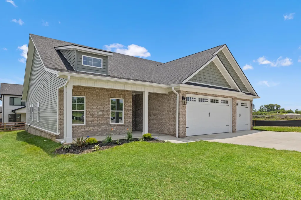 121 Farmers Bluff Nicholasville KY 40356