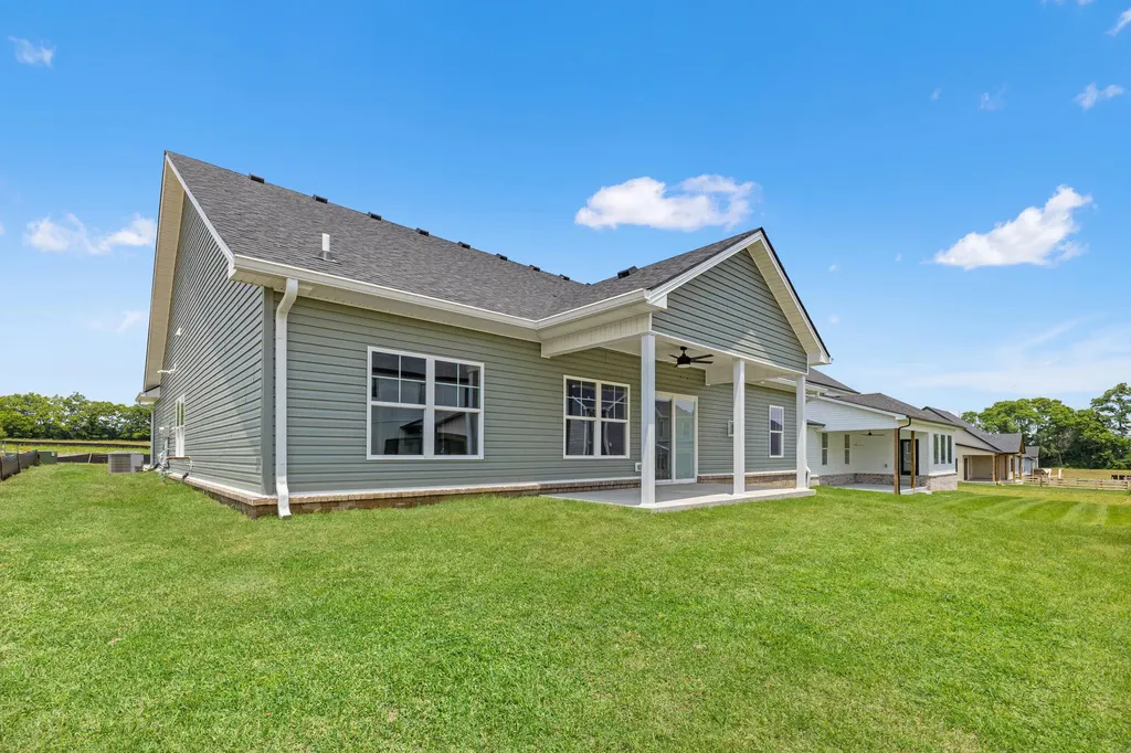 121 Farmers Bluff Nicholasville KY 40356
