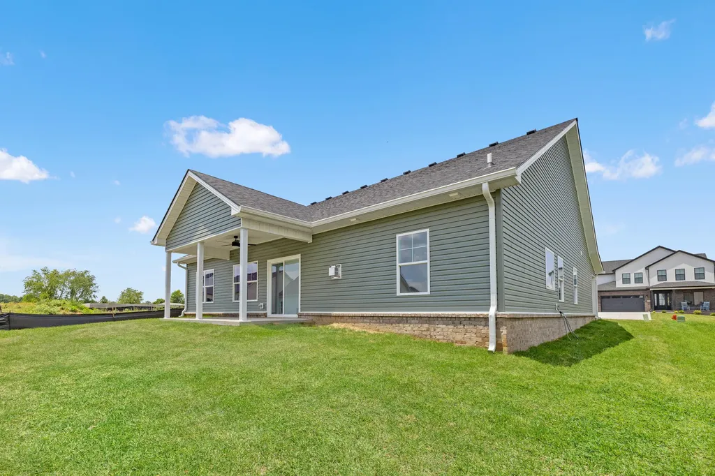121 Farmers Bluff Nicholasville KY 40356