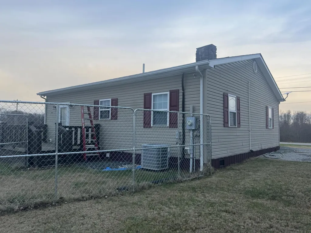 4264 Kentucky Highway 501 Kings Mountain KY 40442