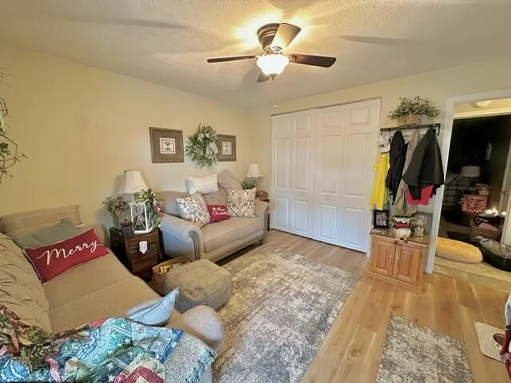 25 Barton Court Monticello KY 42633