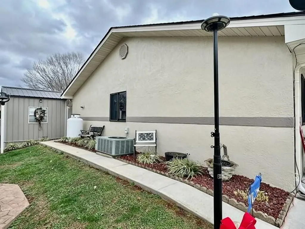 25 Barton Court Monticello KY 42633