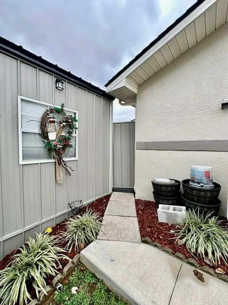 25 Barton Court Monticello KY 42633