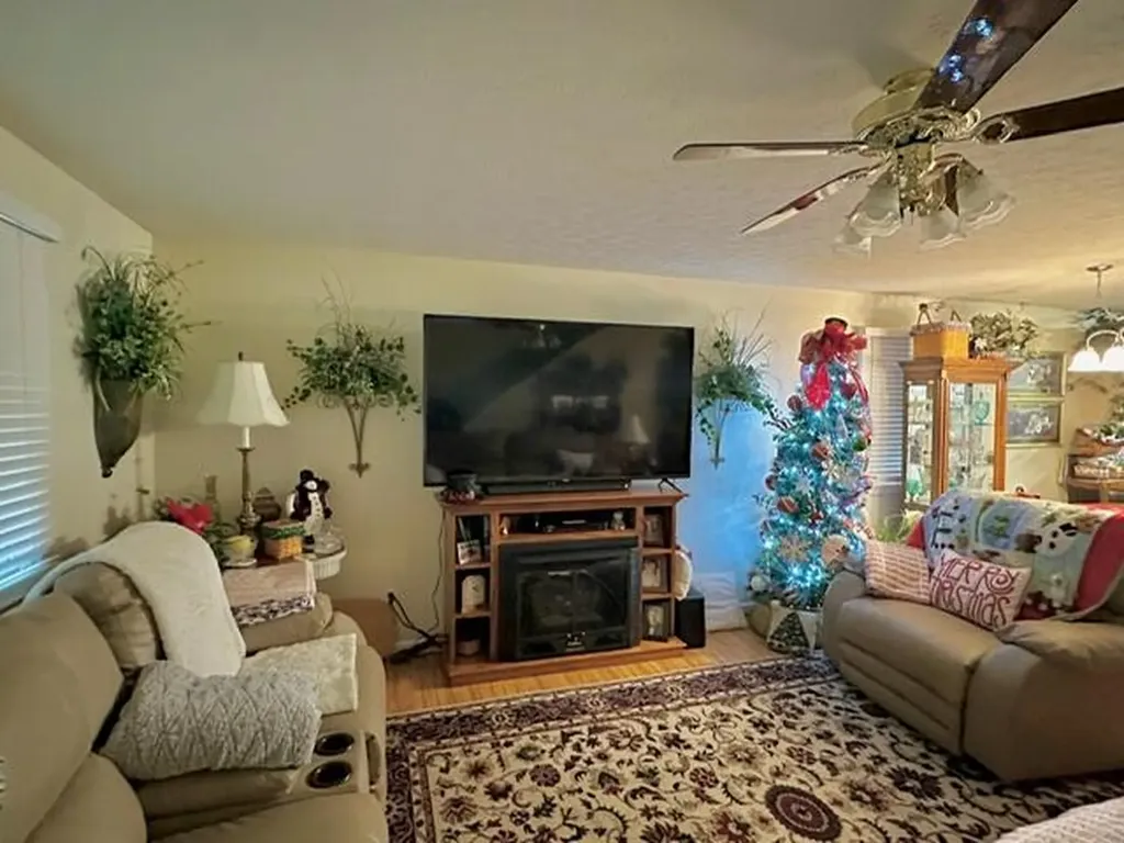 25 Barton Court Monticello KY 42633