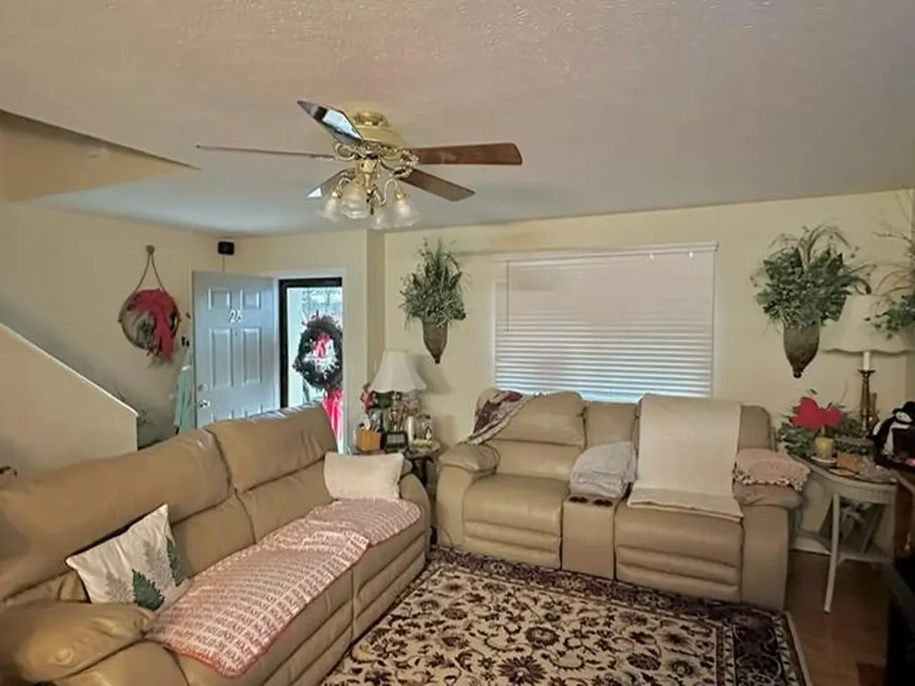 25 Barton Court Monticello KY 42633