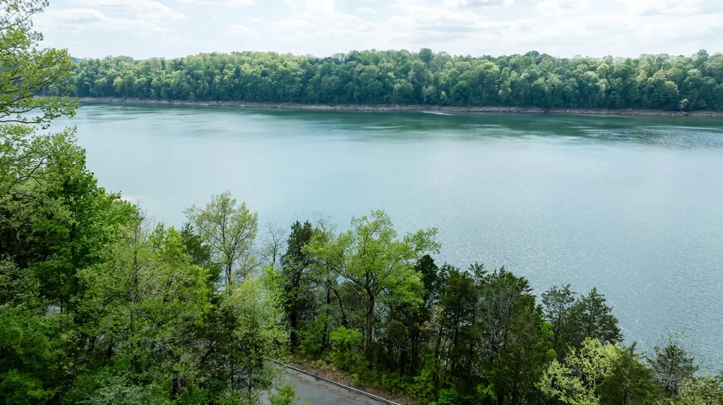 275 Lakeview Drive Somerset KY 42503