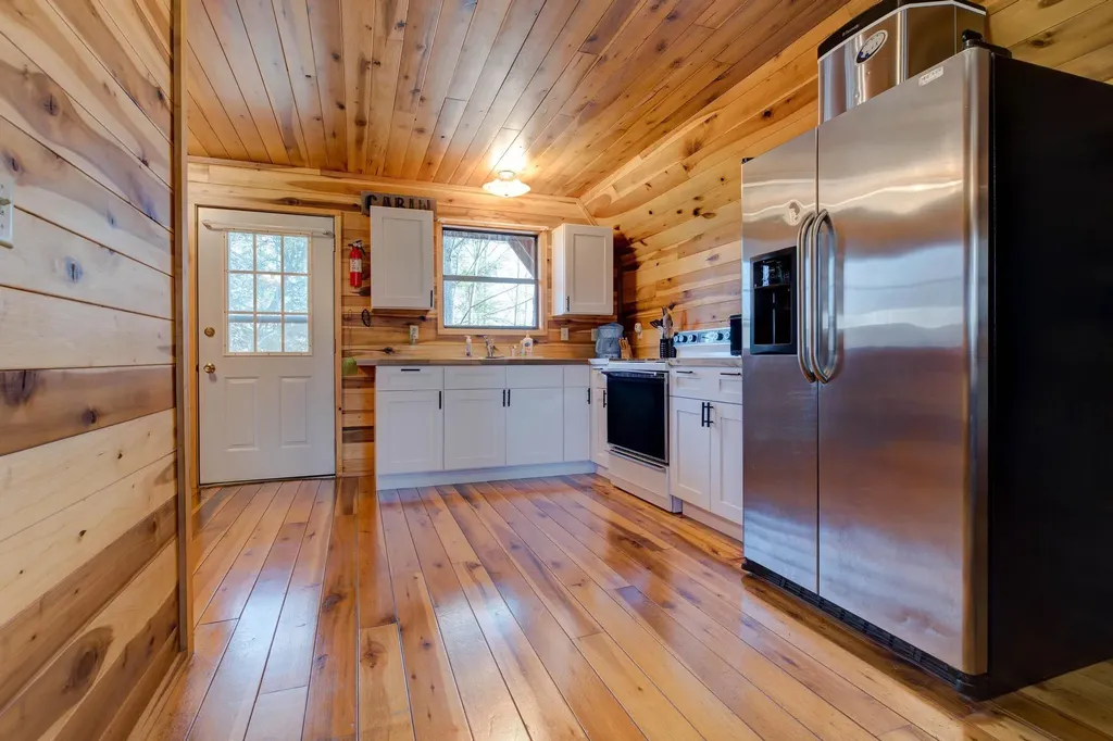 214 Lindsey Lane Wellington KY 40387