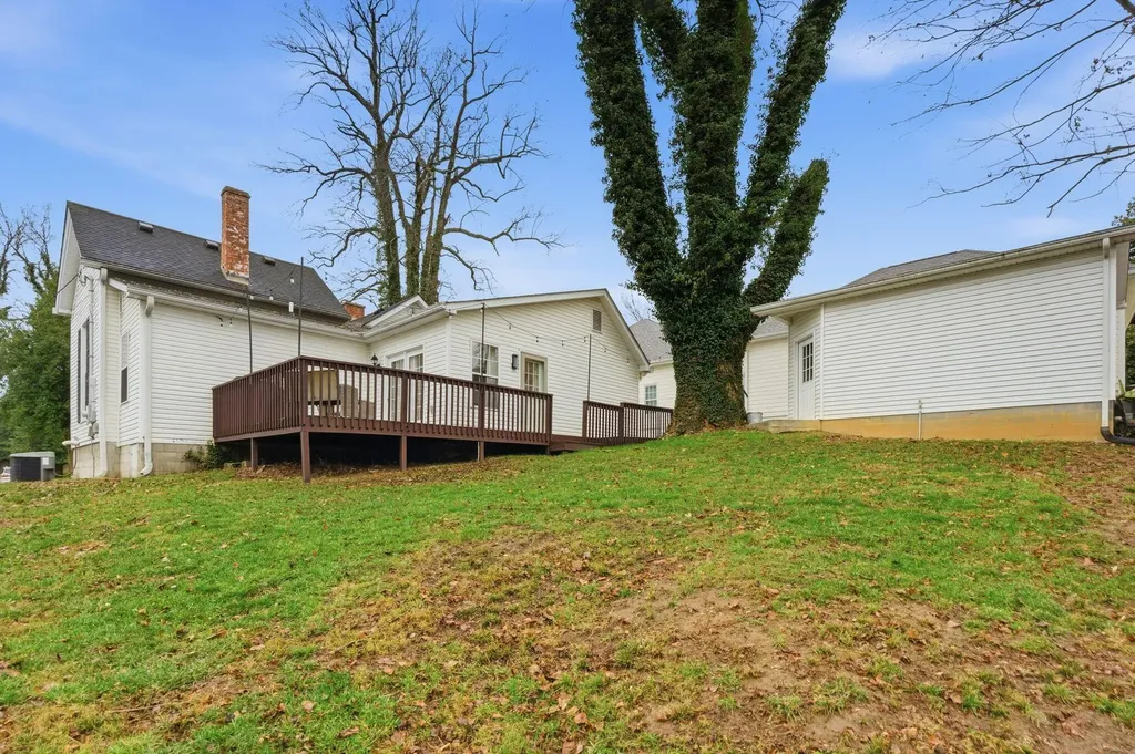 107 Clay Street Mt Sterling KY 40353