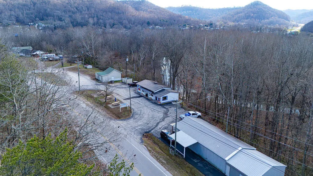 189 Clarksburg Road Vanceburg KY 41179