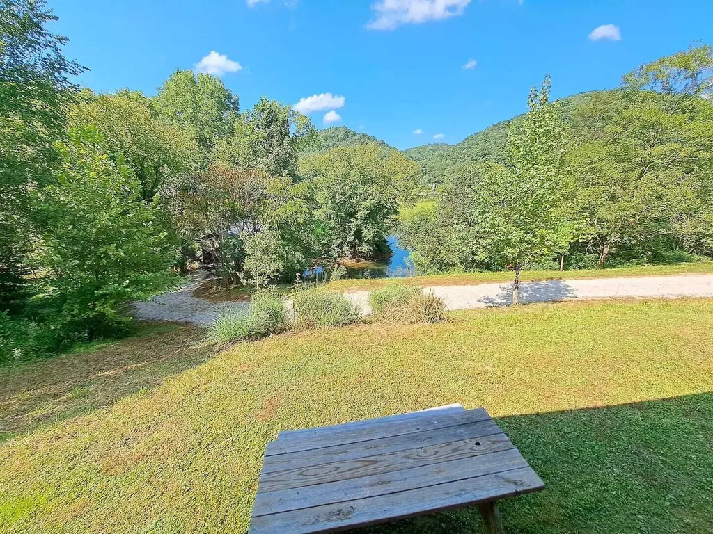 9501 Campton Road Stanton KY 40380