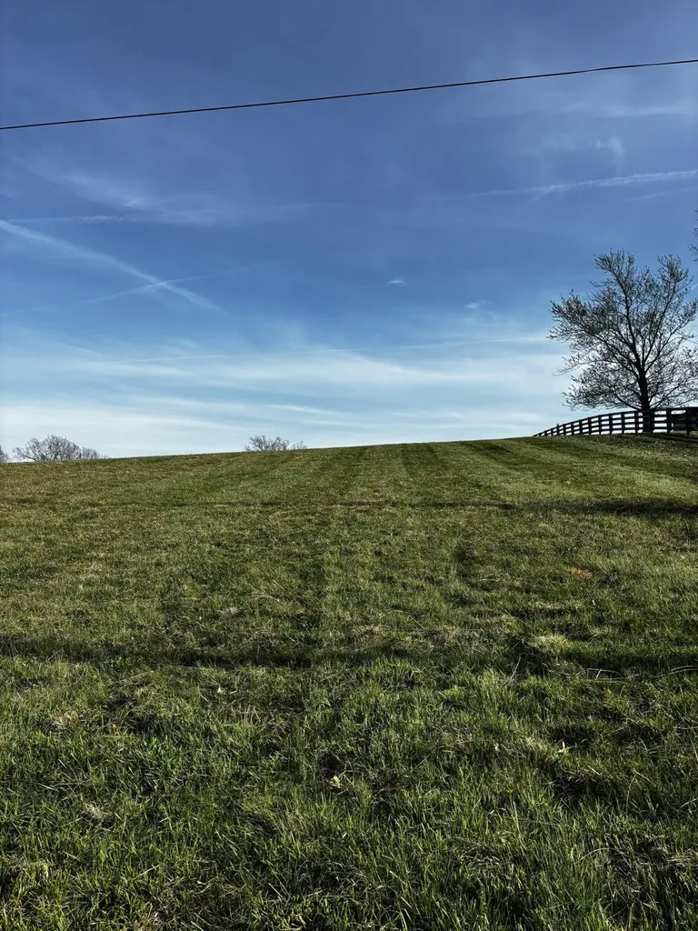 1062 Vanarsdall Road Harrodsburg KY 40330