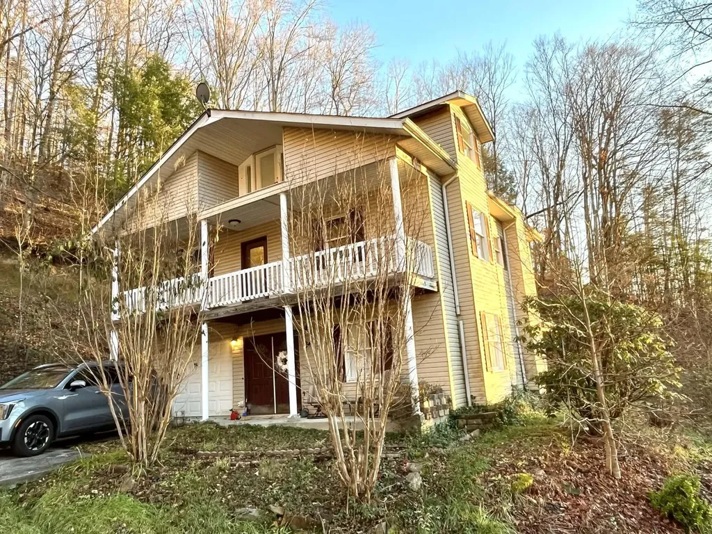 36 Shelby Lane Pineville KY 40977