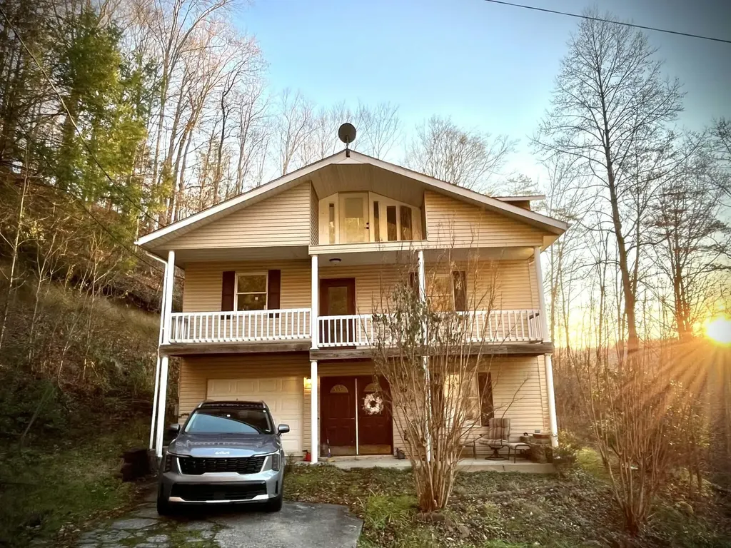 36 Shelby Lane Pineville KY 40977