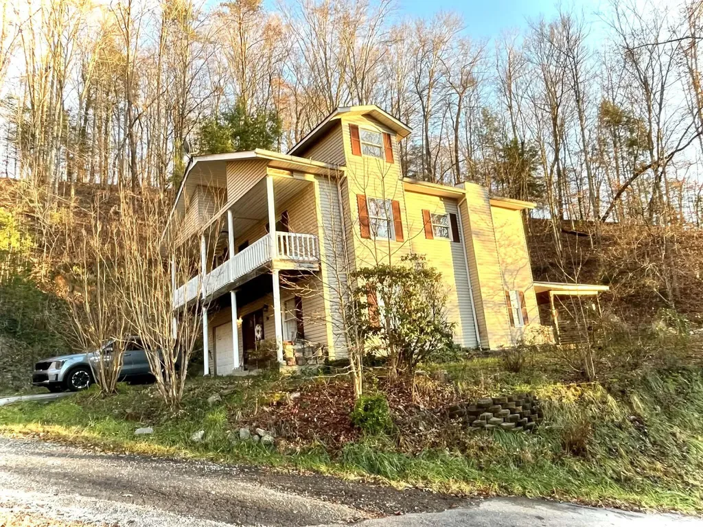 36 Shelby Lane Pineville KY 40977