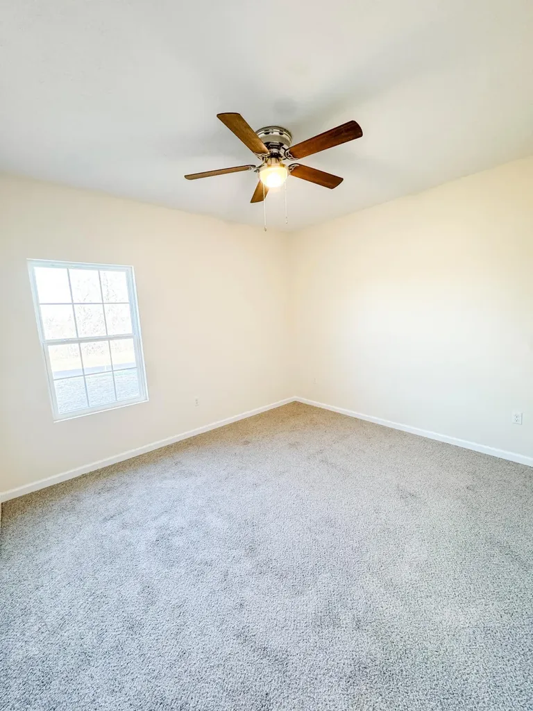 533 Knoll Lane Nancy KY 42544