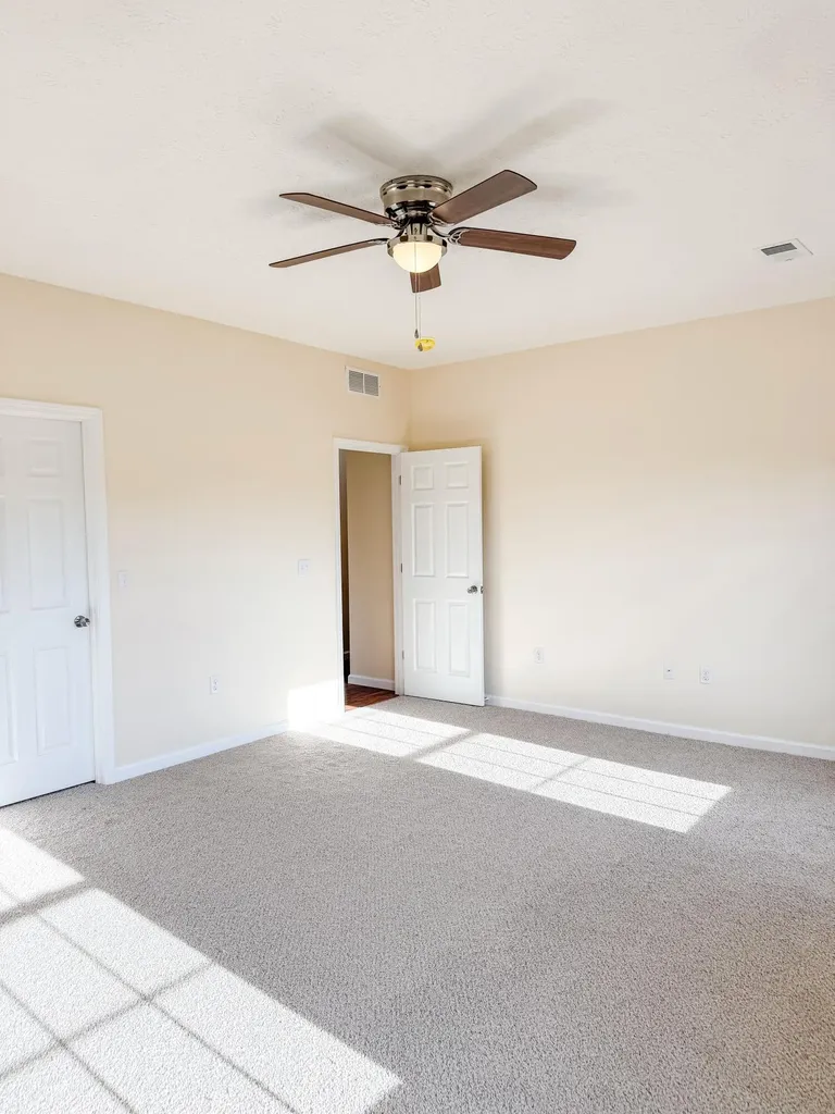 533 Knoll Lane Nancy KY 42544