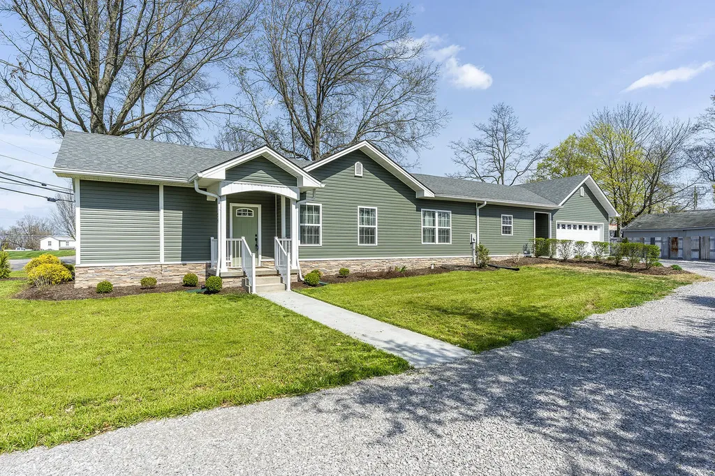 94 E 20th Street Paris KY 40361
