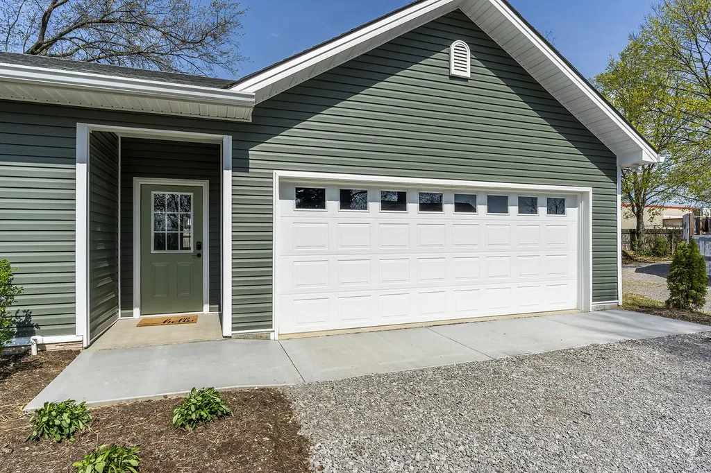 94 E 20th Street Paris KY 40361