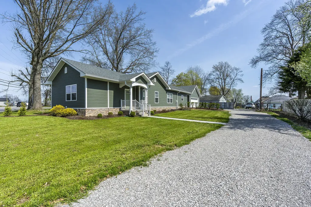 94 E 20th Street Paris KY 40361