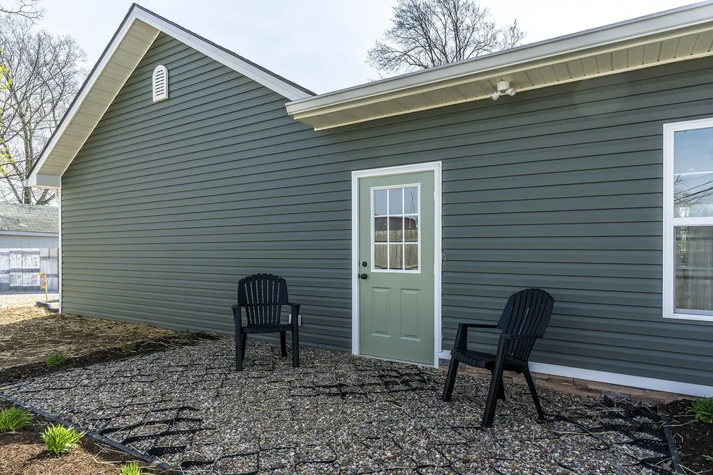 94 E 20th Street Paris KY 40361