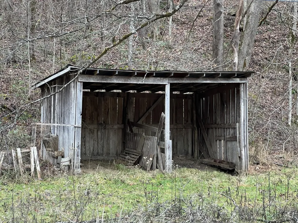 0 Hinkle Paynes Creek 215/253 Hinkle KY 40953