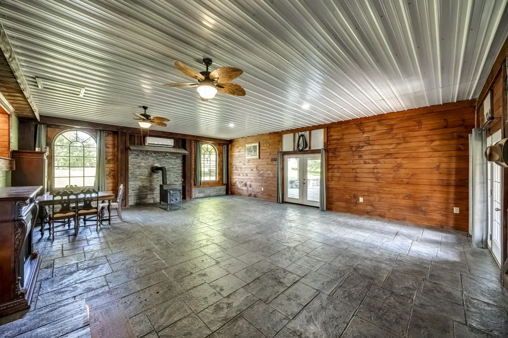 10900 Us Highway 127 Hustonville KY 40437